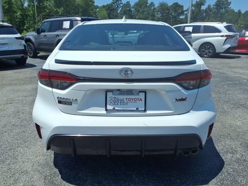 Used 2024 Toyota Corolla XSE FWD image 2