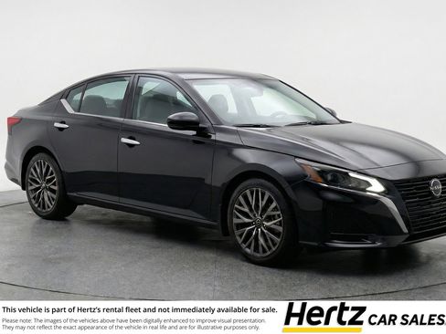 Used 2025 Nissan Altima 2.5 SV FWD image 1
