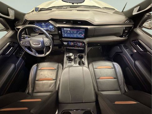 Used 2025 GMC Sierra 1500 AT4 w/ AT4 Premium Package AWD/4WD image 39