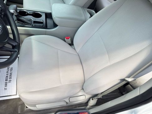 Used 2019 Kia Sedona L FWD image 14
