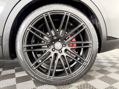 Used 2018 Maserati Levante AWD/4WD image 29