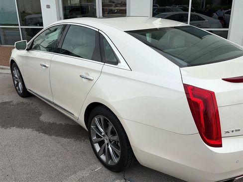 Used 2013 Cadillac XTS Luxury w/ Driver Awareness Package FWD image 4