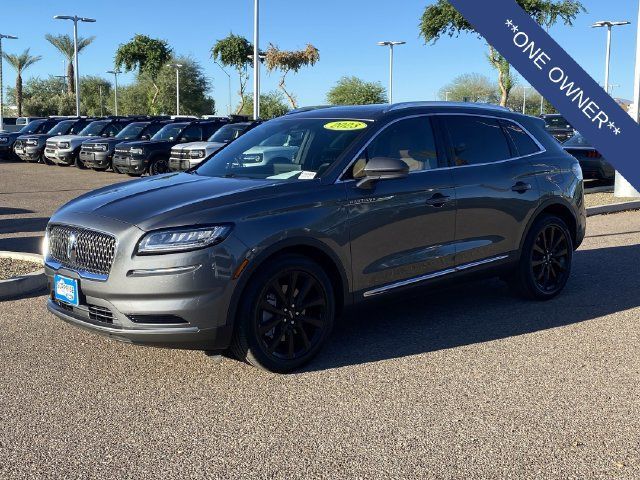 Used 2023 Lincoln Nautilus Reserve w/ Monochromatic Package AWD/4WD image 2