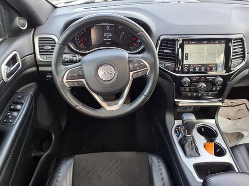 Used 2019 Jeep Grand Cherokee Altitude image 4