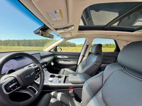 New 2026 Genesis GV70 2.5T Select AWD/4WD image 19