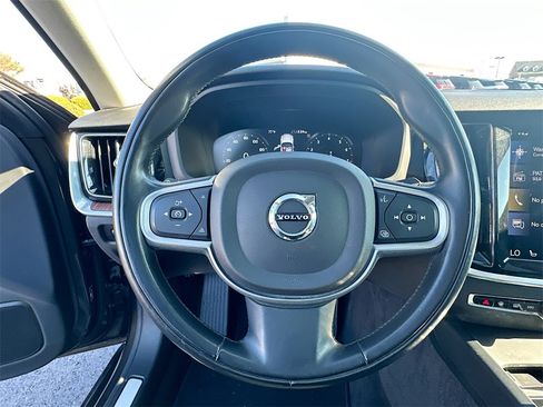 Used 2022 Volvo S60 B5 Momentum w/ Premium Package image 17