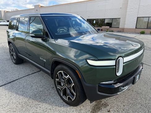 Used 2024 Rivian R1S Adventure AWD/4WD image 7