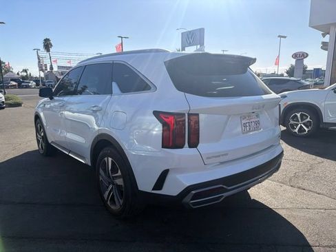 Used 2023 Kia Sorento EX AWD/4WD image 4