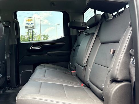 Used 2023 GMC Sierra 1500 SLT w/ SLT Premium Package AWD/4WD image 25