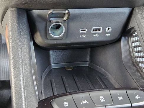 Used 2023 Chevrolet TrailBlazer ACTIV w/ Sun and Liftgate Package FWD image 18