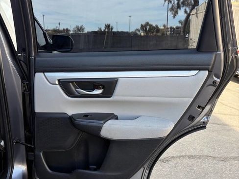 Used 2017 Honda CR-V LX image 29