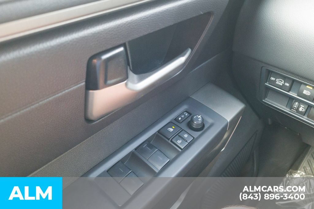 Used 2025 Toyota Sequoia SR5 AWD/4WD image 32