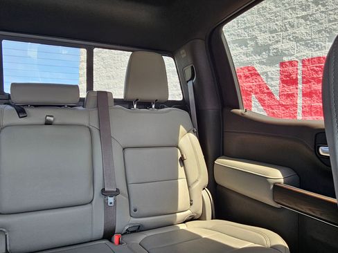 Used 2021 GMC Sierra 1500 SLT AWD/4WD image 25