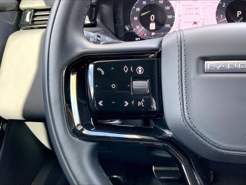 Used 2025 Land Rover Range Rover Velar Dynamic SE image 21