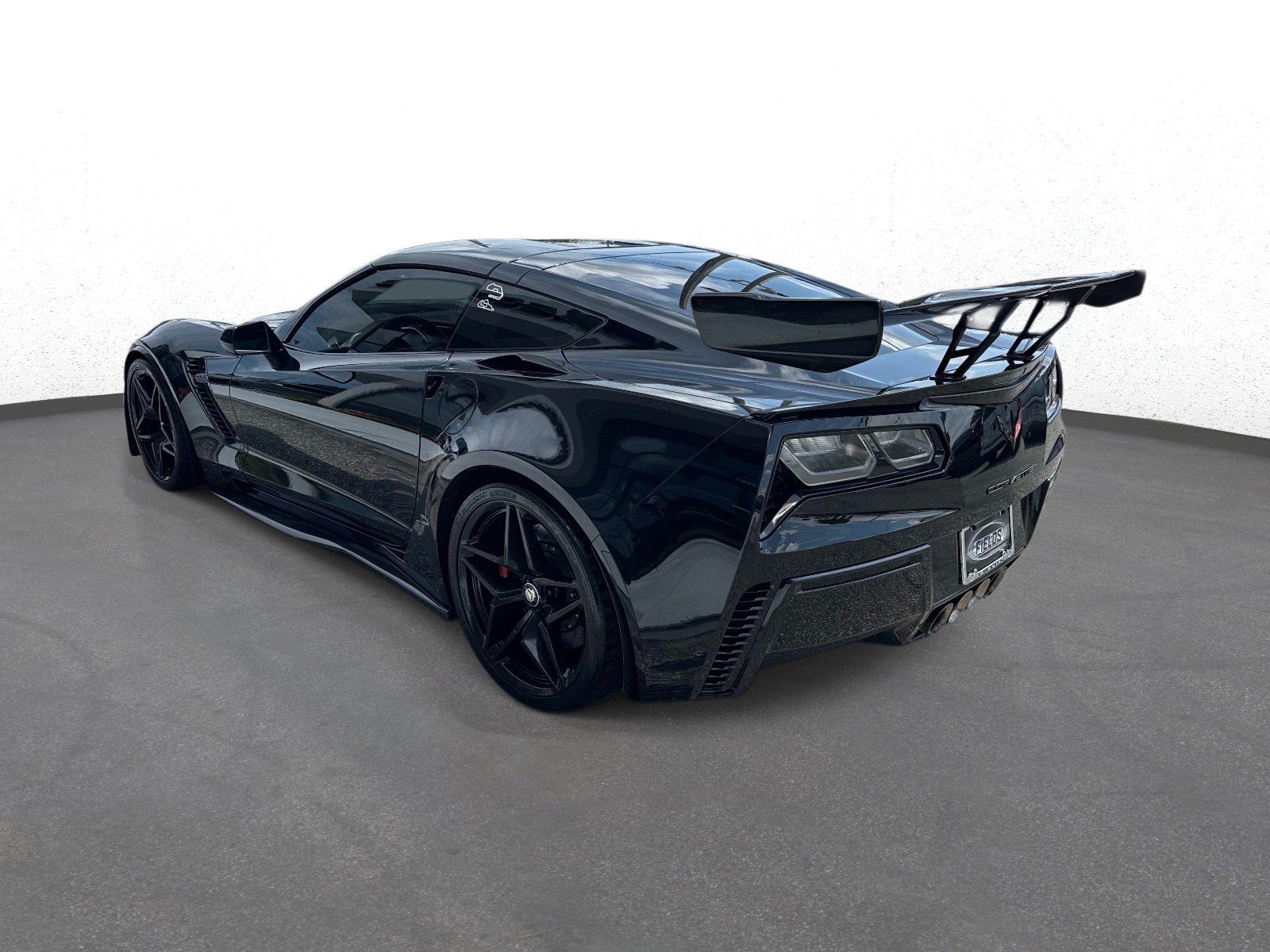 Used 2016 Chevrolet Corvette Z06 w/ 2LZ Preferred Equipment Group RWD image 5