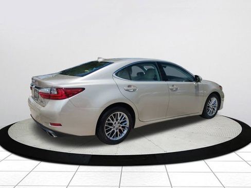 Used 2018 Lexus ES 350 w/ Luxury Package w/Wood Trim FWD image 3