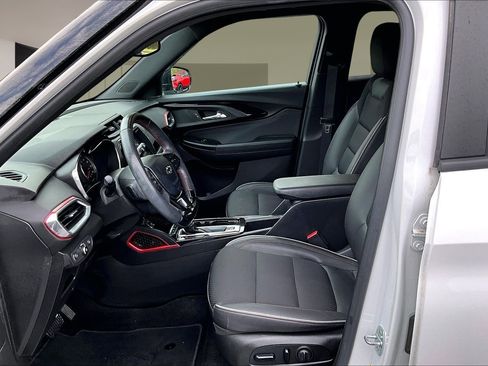 Used 2023 Chevrolet TrailBlazer RS w/ Sun and Liftgate Package FWD image 21