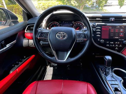 Used 2019 Toyota Camry XSE FWD image 5