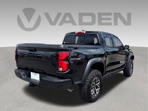 Used 2026 Chevrolet Colorado ZR2 w/ Technology Package AWD/4WD image 25