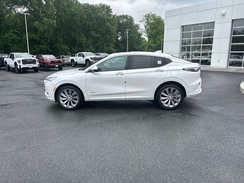 New 2026 Buick Envista Sport Touring FWD image 2
