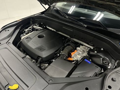 Used 2018 Volvo XC90 T8 Momentum w/ Convenience Package image 28