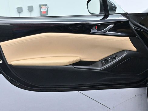 Used 2017 MAZDA MX-5 Miata RF Grand Touring image 10