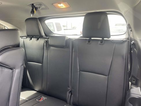 Used 2023 Toyota Highlander XLE image 45