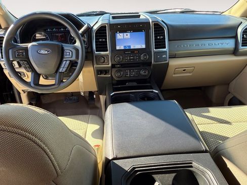 Used 2018 Ford F250 XLT w/ XLT Premium Package image 12