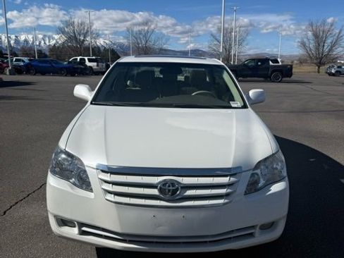Used 2006 Toyota Avalon XLS image 2