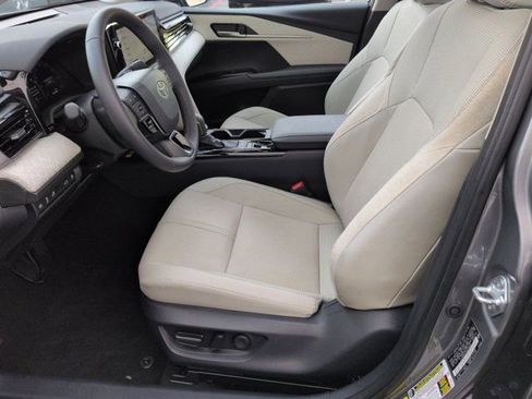 Certified 2025 Toyota Camry XLE FWD image 8