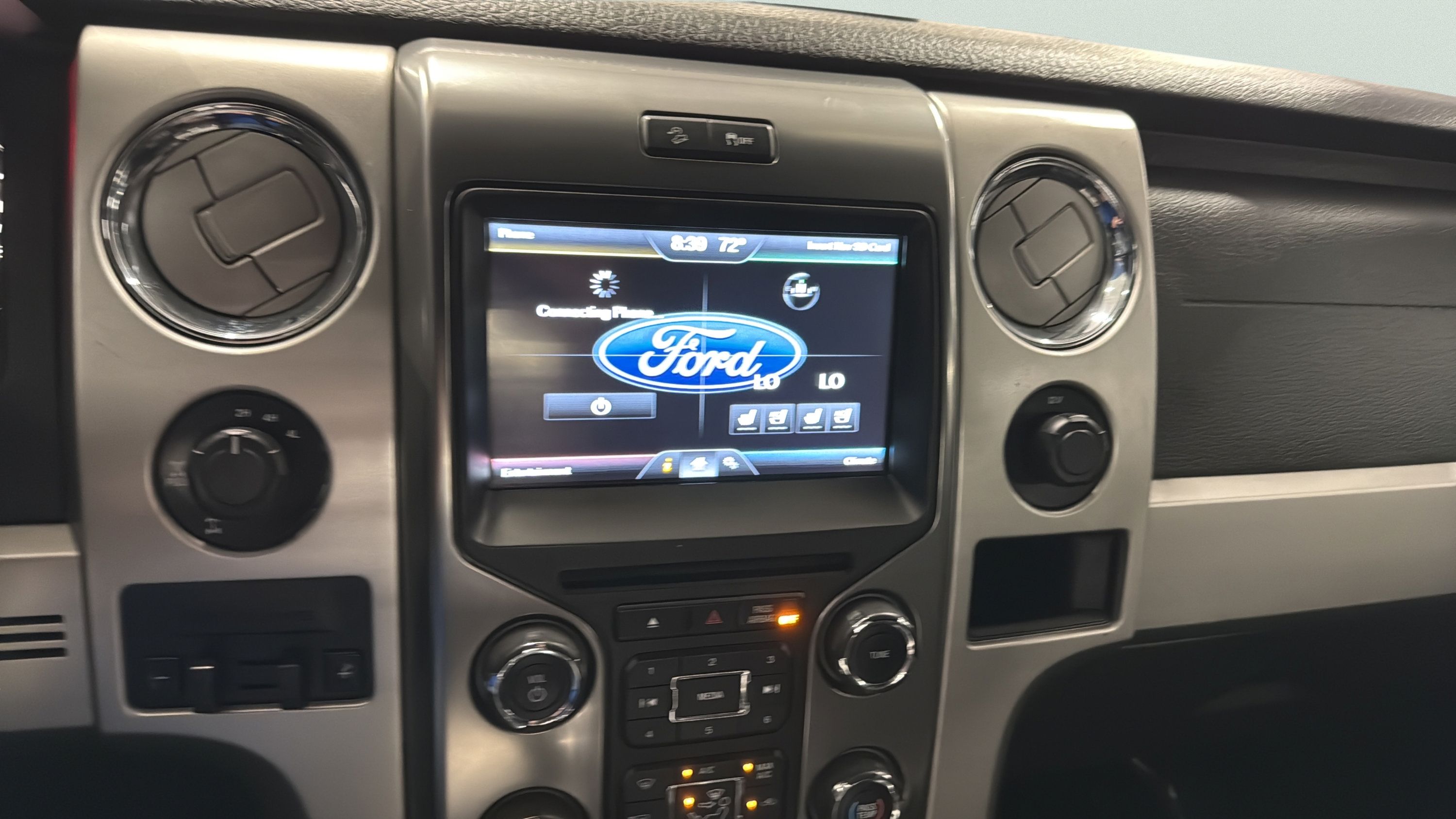 Used 2014 Ford F150 FX4 w/ Equipment Group 402A Luxury AWD/4WD image 22
