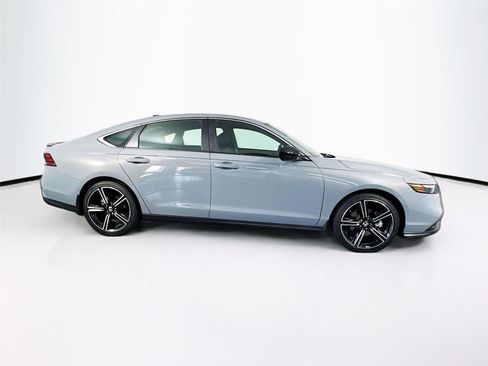 Used 2025 Honda Accord Sport image 6
