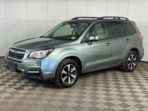 Used 2018 Subaru Forester 2.5i Premium w/ All-Weather Package AWD/4WD image 6