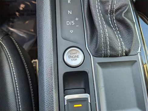 Certified 2023 Volkswagen Atlas SE image 30