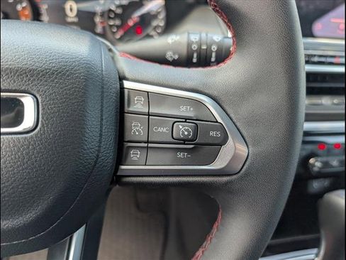 Used 2024 Jeep Compass Trailhawk image 9