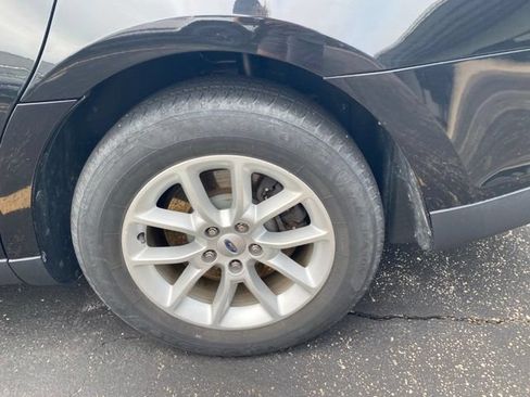 Used 2014 Ford Taurus SE FWD image 11