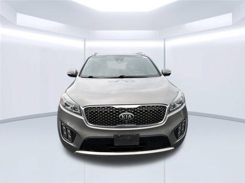Used 2016 Kia Sorento SX w/ SXL Technology Package AWD/4WD image 2