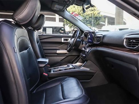 Used 2023 Ford Explorer Limited w/ Equipment Group 301A image 17