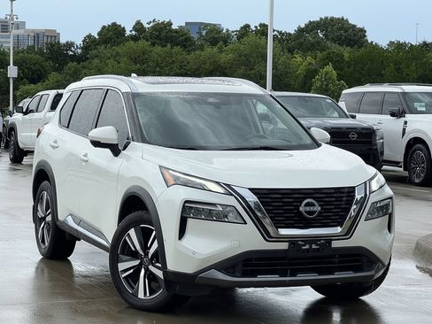 Used 2023 Nissan Rogue SL w/ SL Premium Package FWD image 2