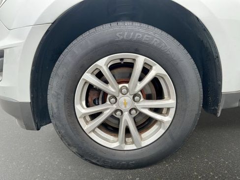 Used 2017 Chevrolet Equinox LS AWD/4WD image 9
