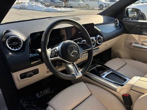 Used 2025 Mercedes-Benz GLA 250 4MATIC image 36