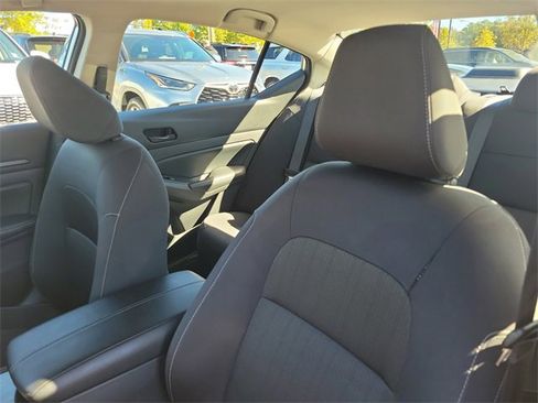 Used 2024 Nissan Altima 2.5 SV image 18