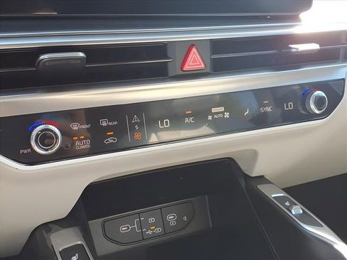 New 2026 Kia Sorento EX w/ EX Premium Package FWD image 10