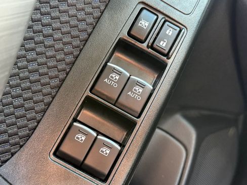 Used 2017 Subaru Forester 2.5i Premium w/ All-Weather Package image 24