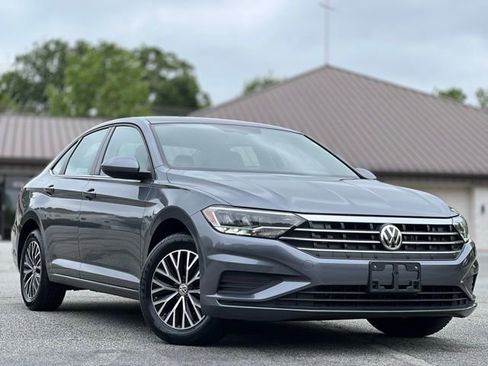 Used 2021 Volkswagen Jetta SE FWD image 3
