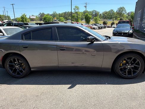 Used 2022 Dodge Charger SXT w/ Blacktop Package image 7