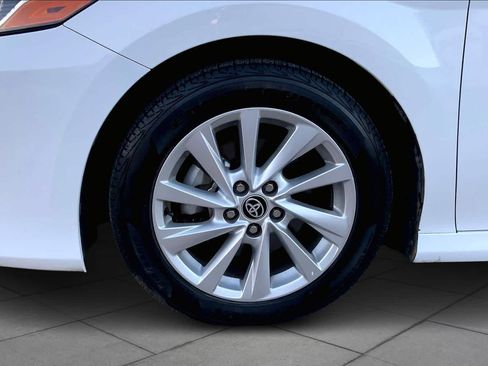 Used 2024 Toyota Camry LE w/ Convenience Package image 11