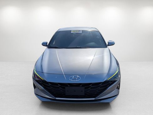 Used 2021 Hyundai Elantra SEL image 2