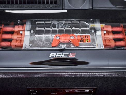 Used 2024 Ferrari SF90 Spider image 23