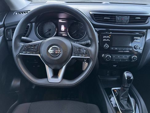 Used 2018 Nissan Rogue Sport S image 7